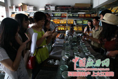 吉安万商汇 创新工厂直营模式，打造现代化小商品市场新标杆