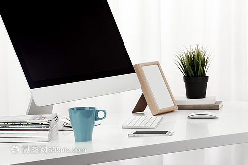 创意学习办公与桌面咖啡场景 现代办公用品的革新与融合